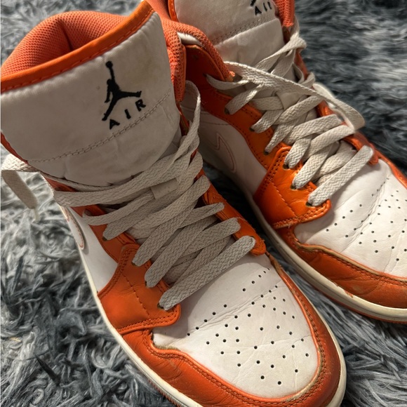 Nike Jordan 1 mid electro orange - Picture 3 of 5